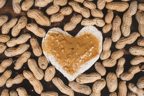 Benefits and Drawbacks Of Eating Peanut Butter